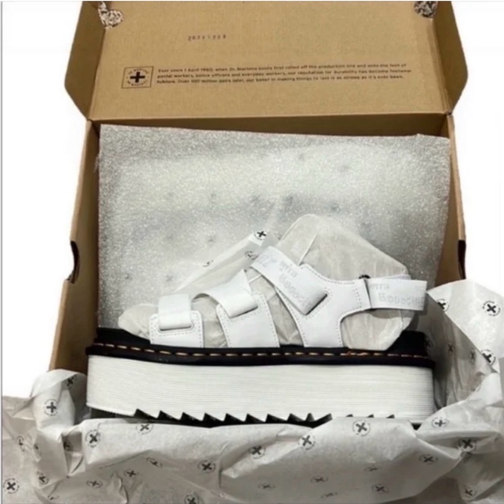 Dr. Martens White Kimber Platform Strap Sandals Size 10 NWT